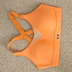 Under armour sports bra (M)